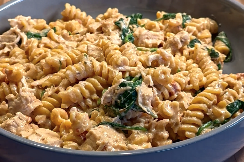 Slow Cooker Creamy Tuscan Chicken Pasta